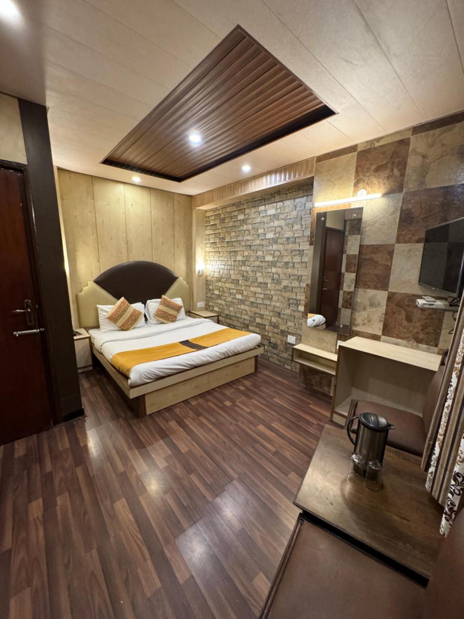Hotel Victory At Mall Road Shimla Eksteriør bilde